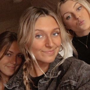 Meet your Posher, Caroline